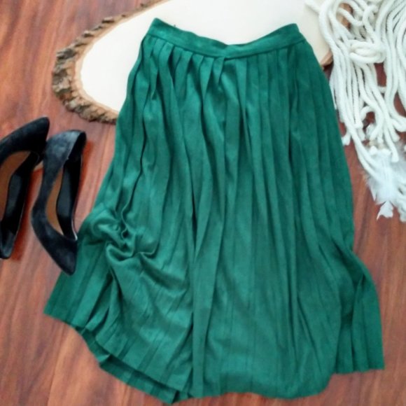 Jamie Stone Emerald Green Microsuede Midi … - Picture 7 of 7